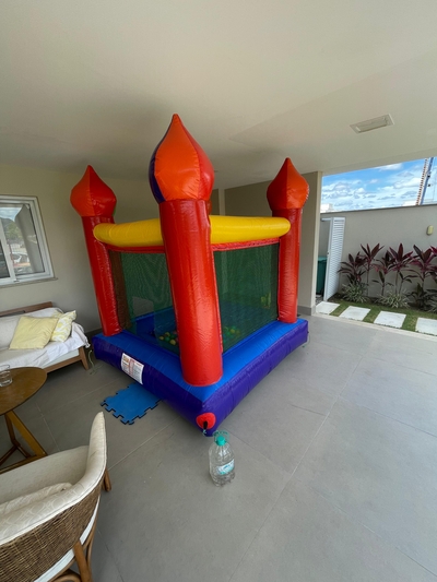 Aluguel Castelinho Inflável de Piscina de Bolinhas